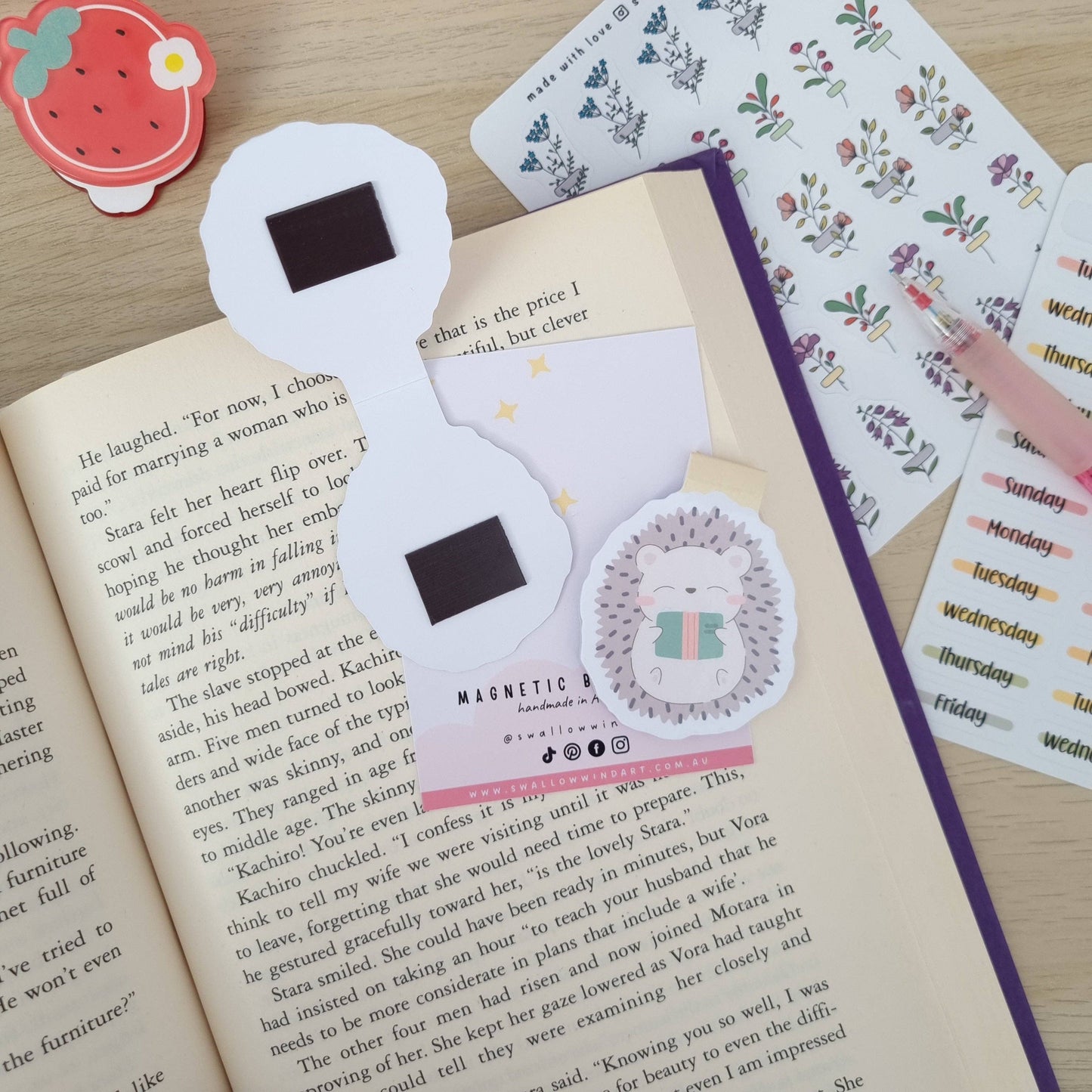 Magnetic Bookmark - Adorable Reading Headgehog